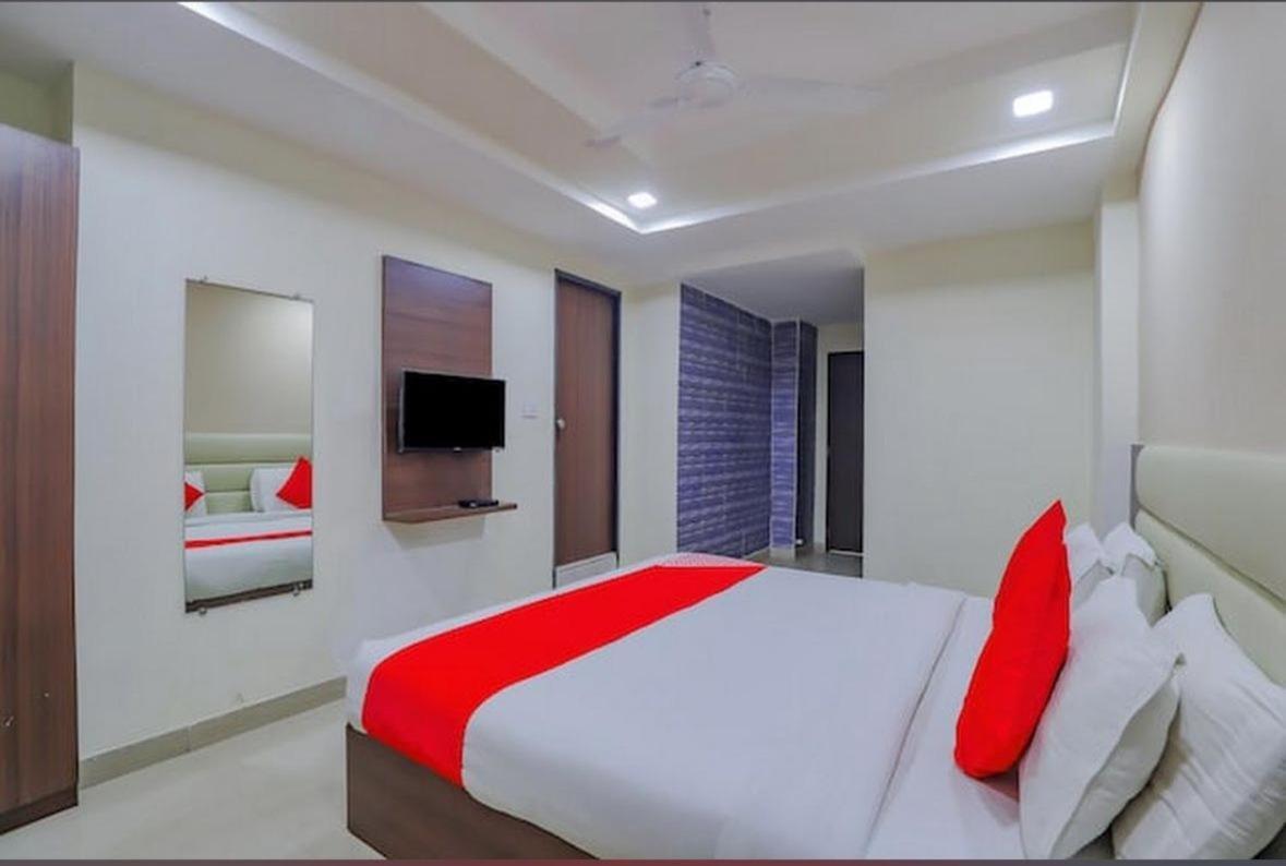 Hotel Greenwood Ahmedabad Exterior foto