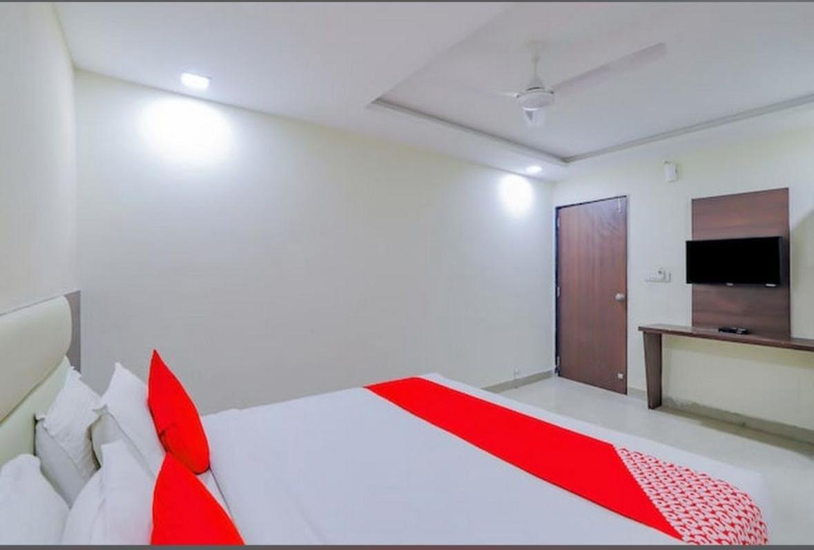 Hotel Greenwood Ahmedabad Exterior foto